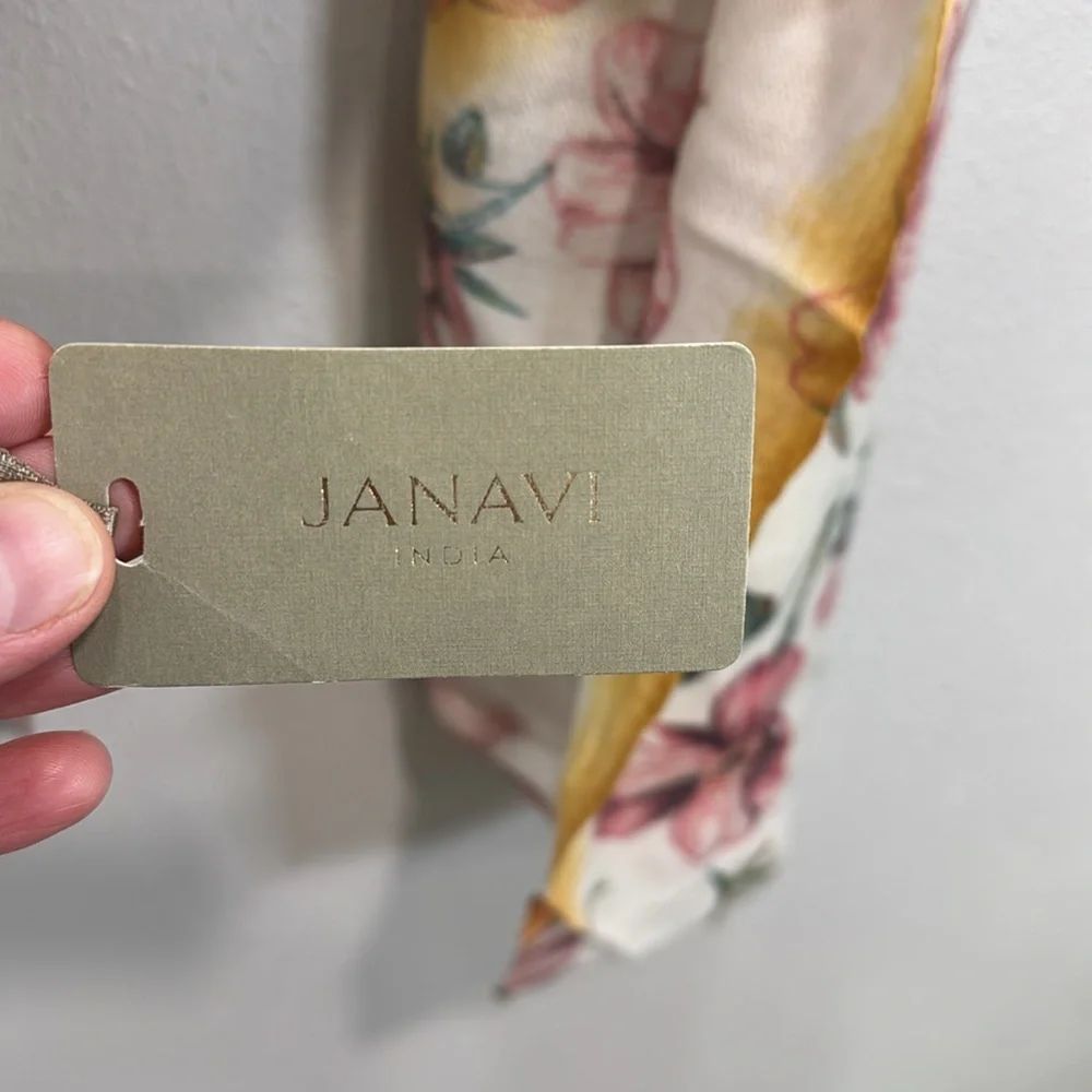 Janavi‎ wool silk Floral Print Scarf - Pink and White